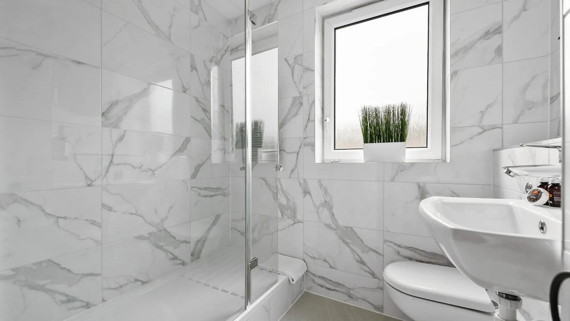 Spacious 3 Bedroom Whitechapel Apartment With Garden By Gold Stays Londyn